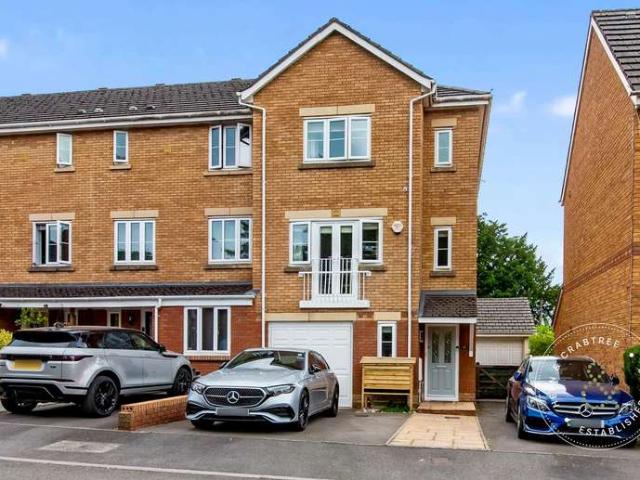 Townhouse for sale in Falcon Lodge, Wales