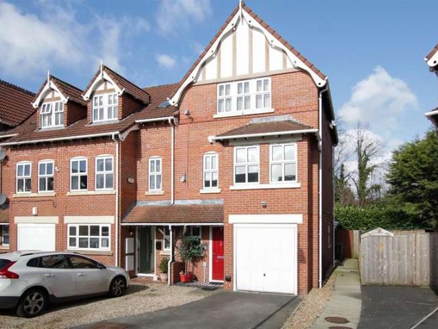 Townhouse for sale in Georgia, Greater Manchester