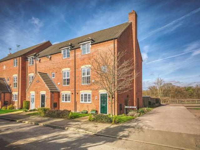 Townhouse for sale in Chellaston, East Midlands