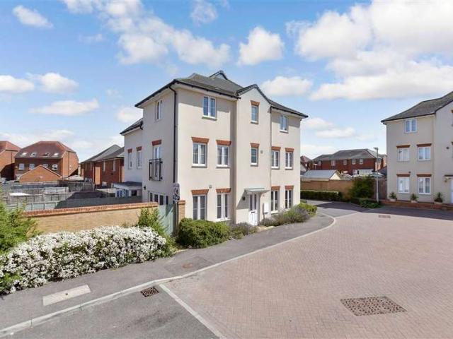 Townhouse for sale in Ash, Kent