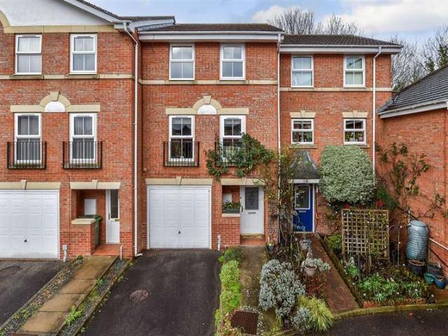 Townhouse for sale in Ringlestone, Midway
