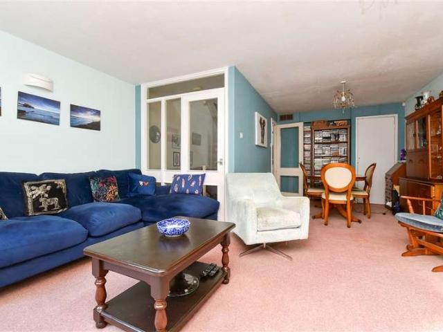 Townhouse for sale in London Borough of Croydon, Forestdale