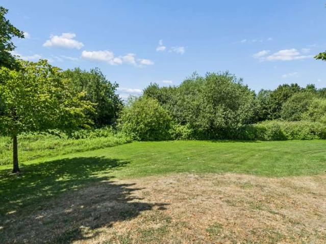 Townhouse for sale in Slough