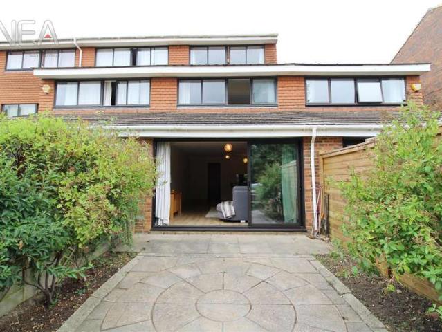 Townhouse for rent in Reading