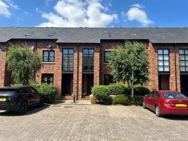 Townhouse for sale in Heald Green, Greater Manchester