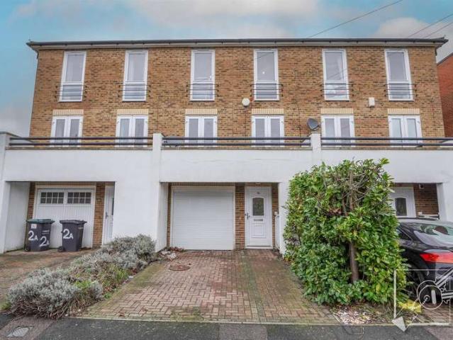 Townhouse for sale in Hamerton, Kent