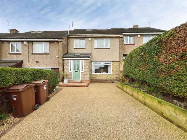 Townhouse for sale in Eccleshill, West Yorkshire