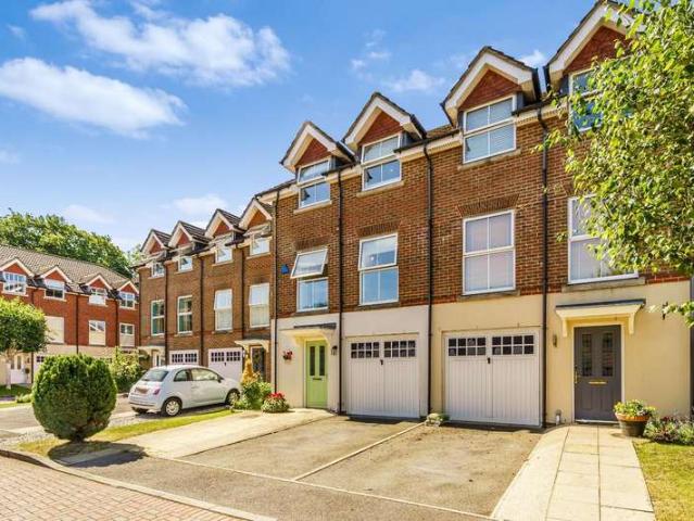 Townhouse for sale in Red Hill, Surrey