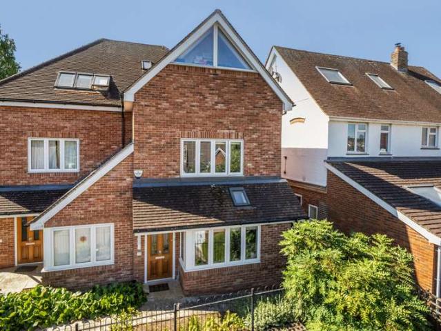 Townhouse for sale in Chesham