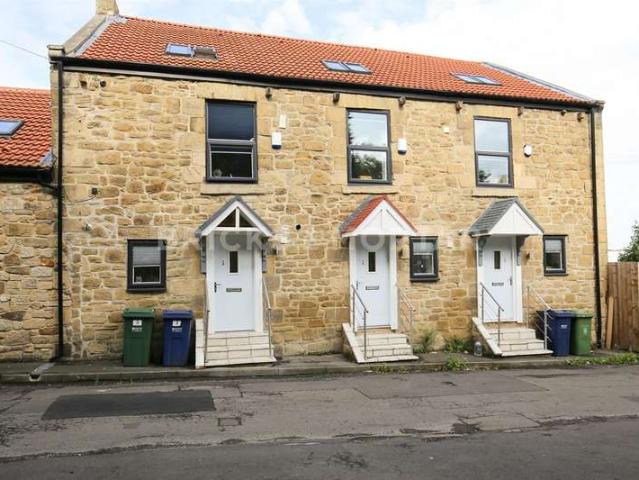 Townhouse for rent in Pelaw, Gateshead