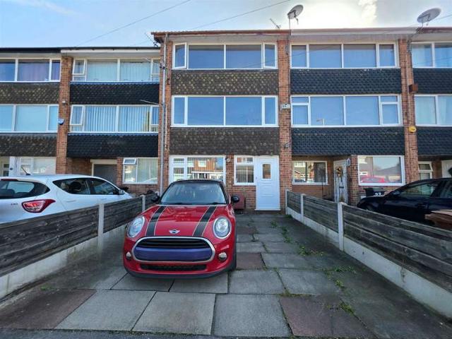 Townhouse for sale in Heald Green, Greater Manchester