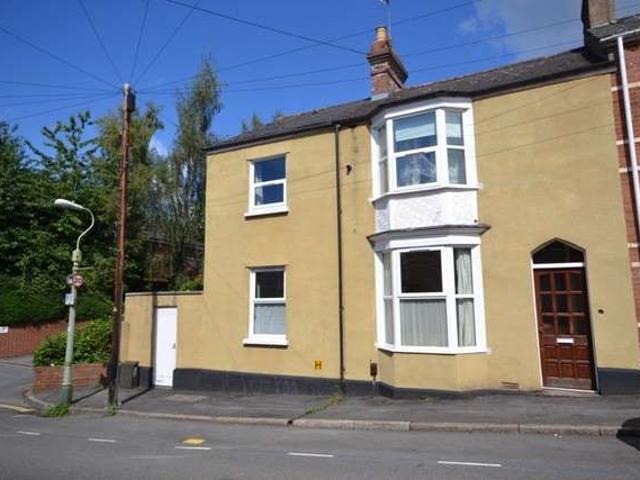 Townhouse for rent in Newtown, Exeter