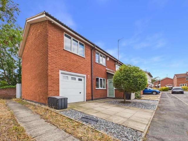 Townhouse for sale in Wigston Magna, Leicestershire