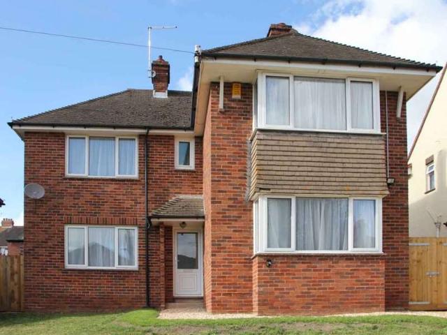 Townhouse for rent in Stoke Hill, Exeter