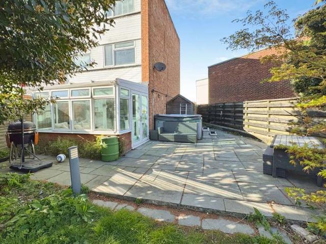 Townhouse for sale in Woodley