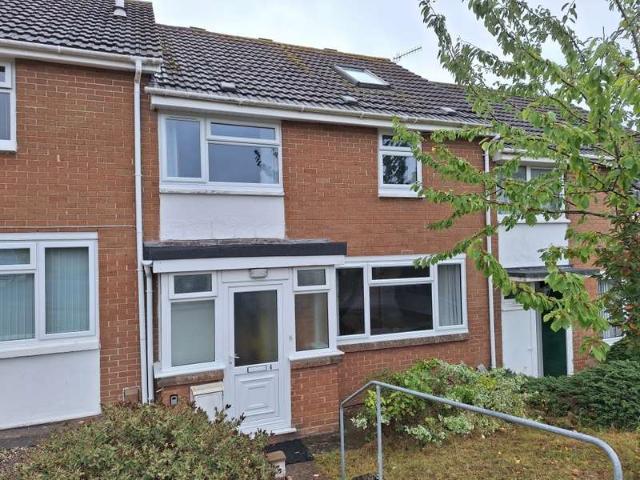 Townhouse for rent in Stoke Hill, Exeter