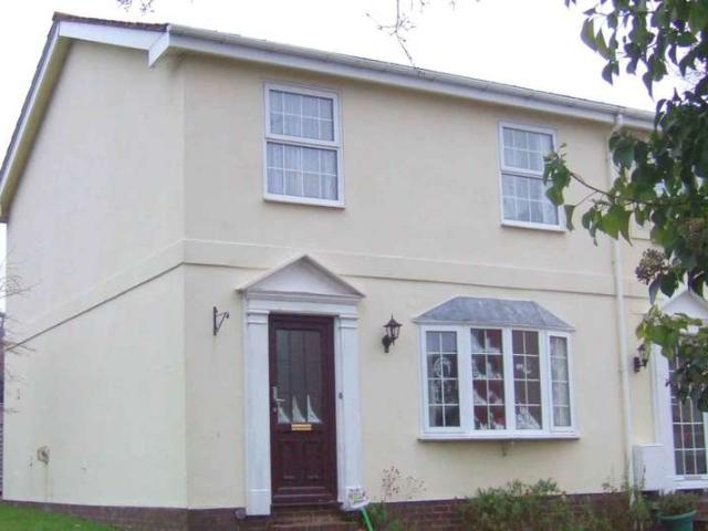 Townhouse for rent in Stoke Hill, Exeter