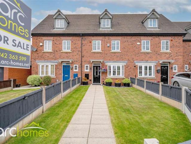 Townhouse for sale in Atherton, Hag Fold