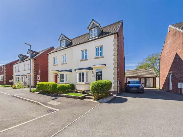 Townhouse for sale in Pembrey and Burry Port Town, Burry Port