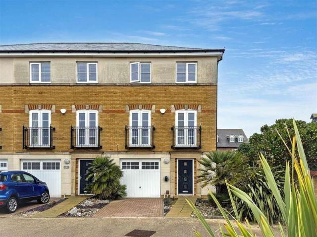 Townhouse for sale in Crumbles, Eastbourne