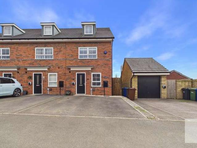 Townhouse for sale in Bury, Greater Manchester