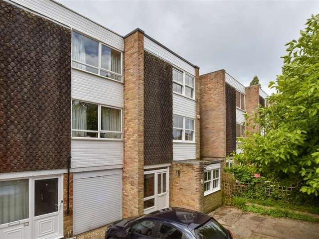 Townhouse for sale in New Town, Horsham