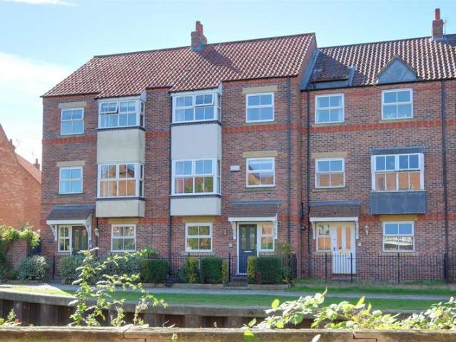Townhouse for sale in Beverley, East Riding Of Yorkshire