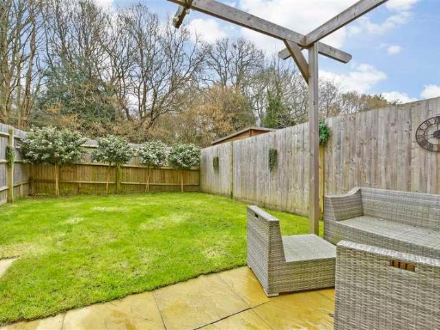 Townhouse for sale in Red Hill, Surrey