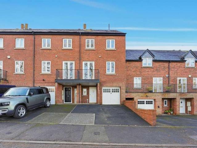 Townhouse for sale in Hurdsfield, Macclesfield