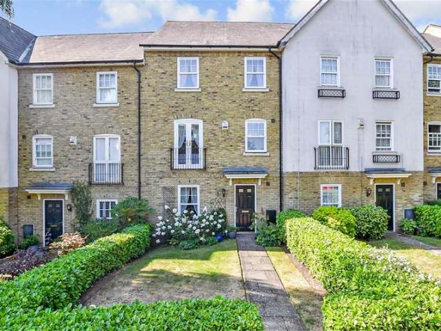 Townhouse for sale in Midway, Kent