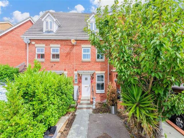 Townhouse for sale in Hamerton, Kent