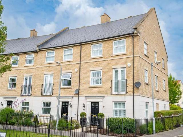 Townhouse for sale in Duton Hill, Essex
