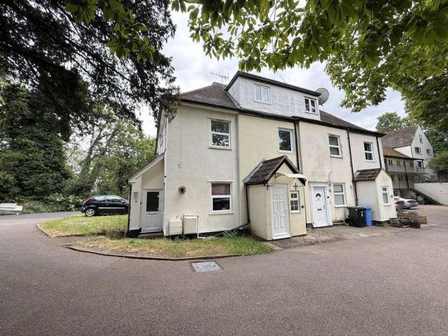Townhouse for sale in Maidenhall, Key Street