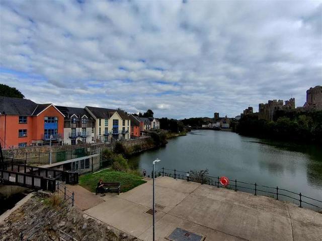 Townhouse for sale in Monkton, Pembroke