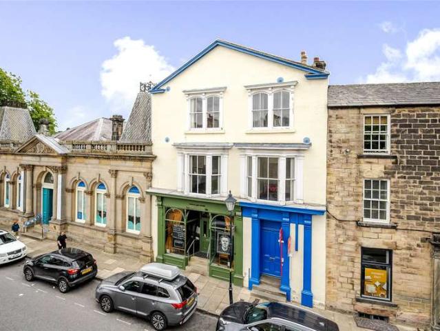 Townhouse for sale in Low Harrogate, Harrogate