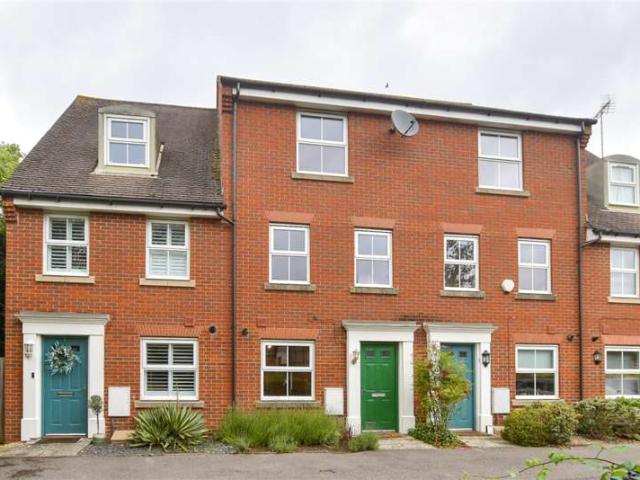 Townhouse for sale in Three Bridges, Glynde