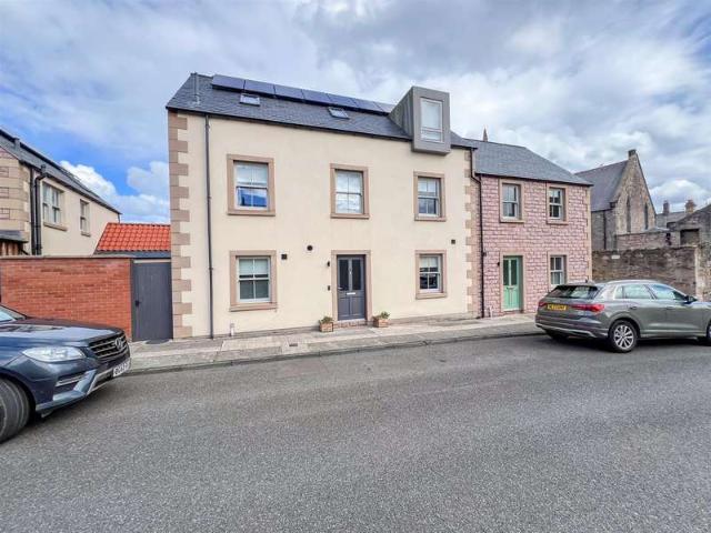 Townhouse for sale in Berwick-upon-tweed, Northumberland
