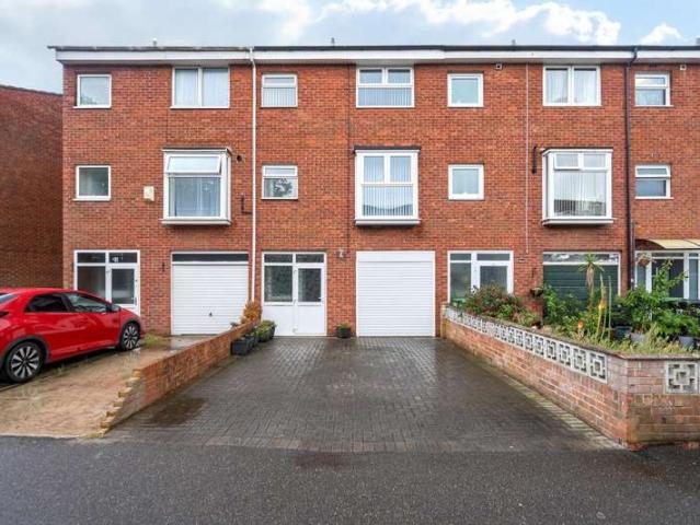 Townhouse for sale in Buckland, City Of Portsmouth