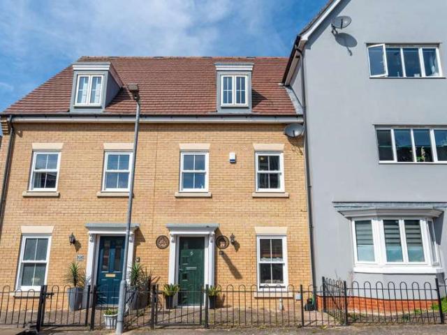 Townhouse for sale in Duton Hill, Essex