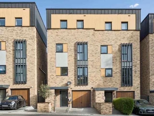 Townhouse for sale in Denham