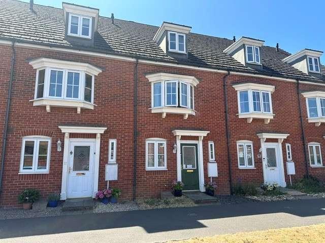 Townhouse for sale in Thatcham, West Berkshire