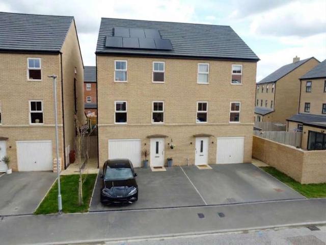 Townhouse for sale in Woodmansey