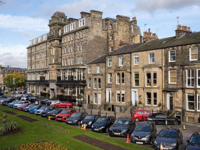 Townhouse for rent in Low Harrogate, Harrogate