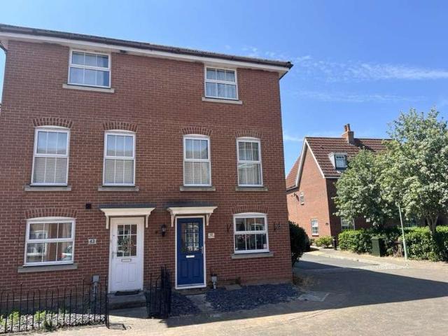Townhouse for sale in Moreton Hall, Chedburgh