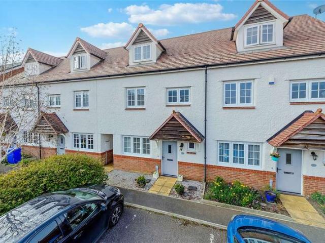 Townhouse for sale in Grove Park, Oad Street