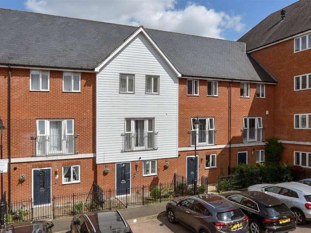 Townhouse for sale in Barracks, The Bridge