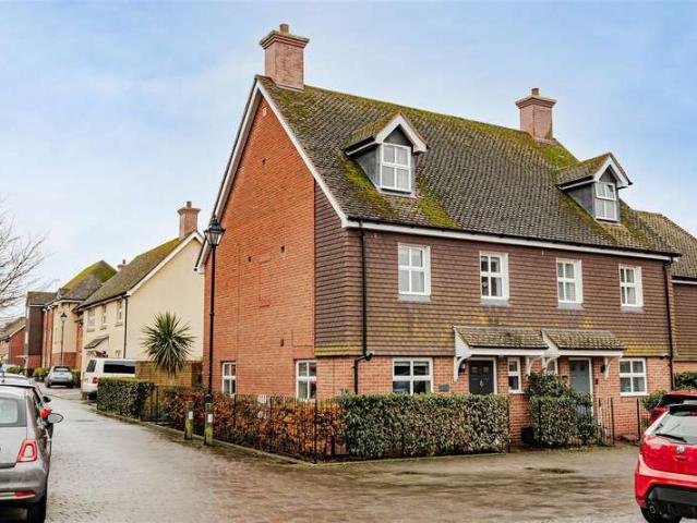 Townhouse for sale in Minster, Acol