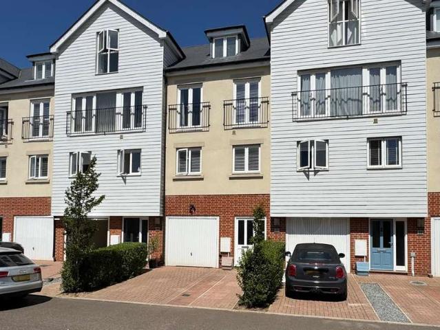 Townhouse for sale in Burnham-on-Crouch, Maldon