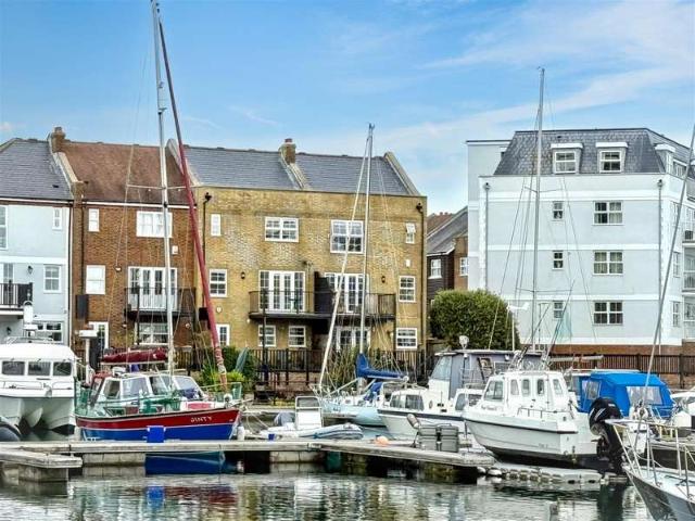 Townhouse for sale in Sovereign Harbour, Eastbourne