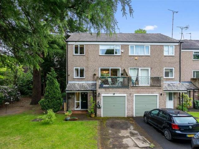 Townhouse for sale in Trafford Park, Greater Manchester